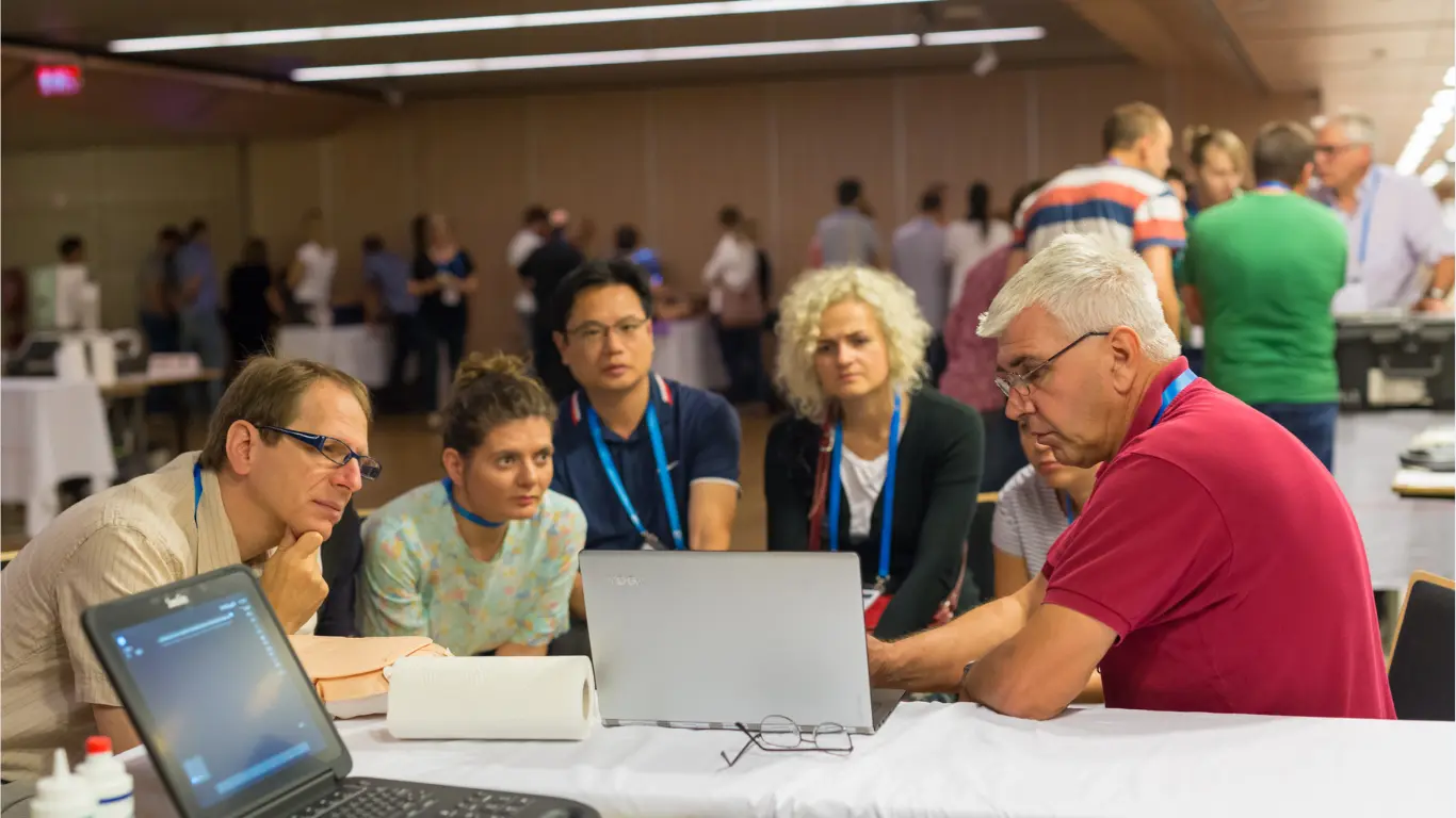 Duygusal-zeka-egitimi-nedir- etkili-duygusal-zeka- teknikleri-calisma-ortamlari