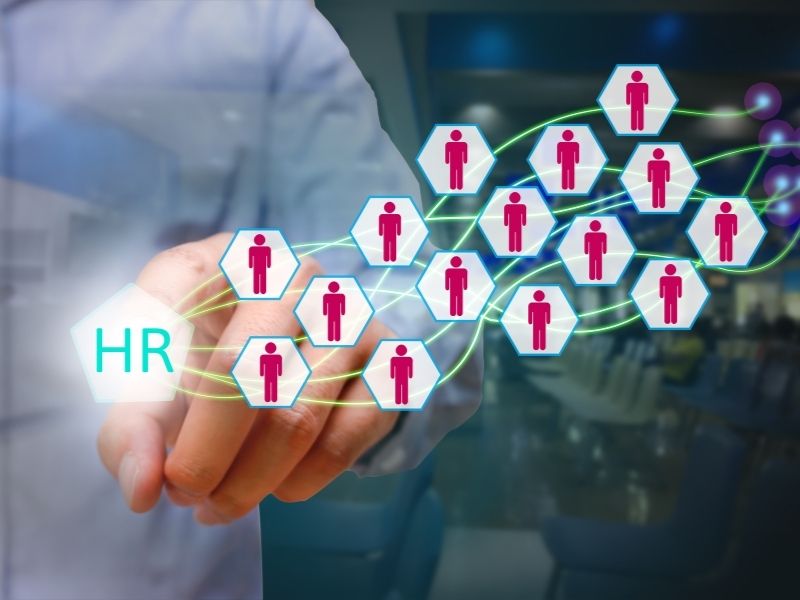 İnsan Kaynakları Yönetimi 1 lhan Koç Akademi tarafından sunulan, insan kaynakları yönetimi eğitimi programının, İK stratejisi ve yetenek yönetimi konularını vurgulayan ana görseli.